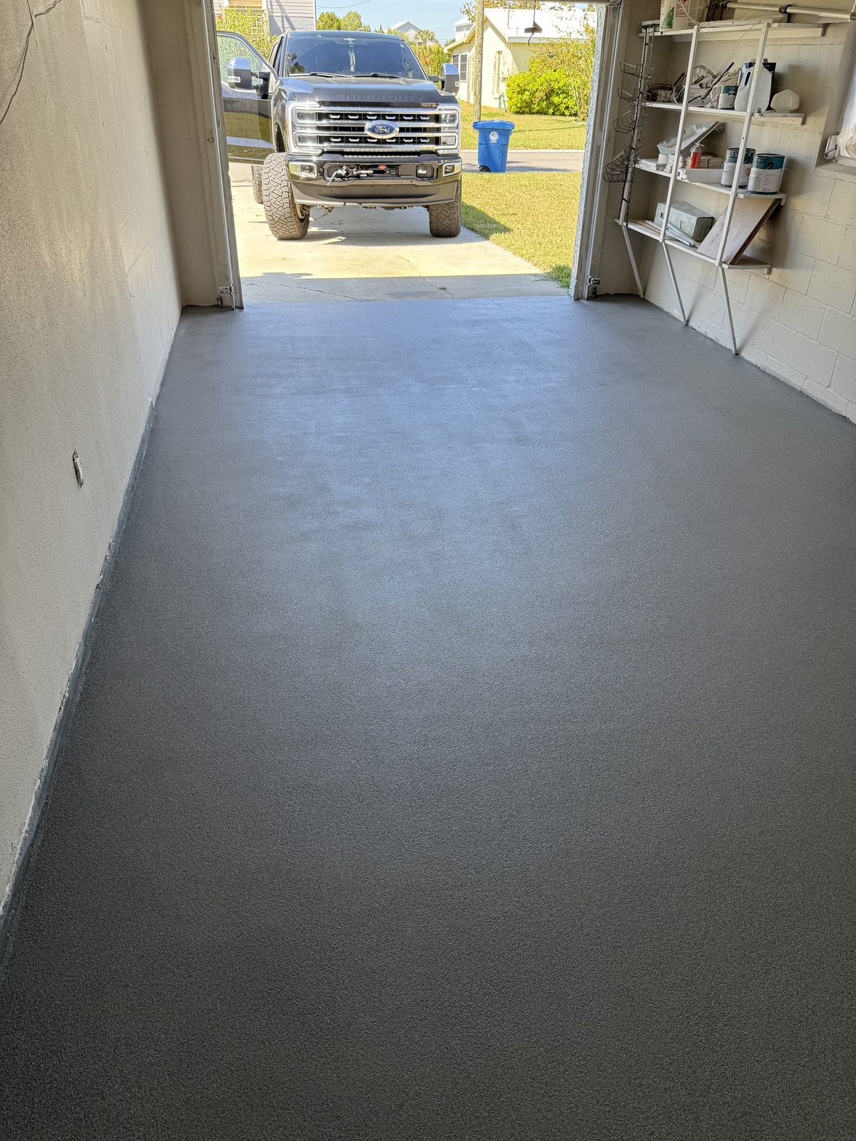 Flake epoxy floor detail