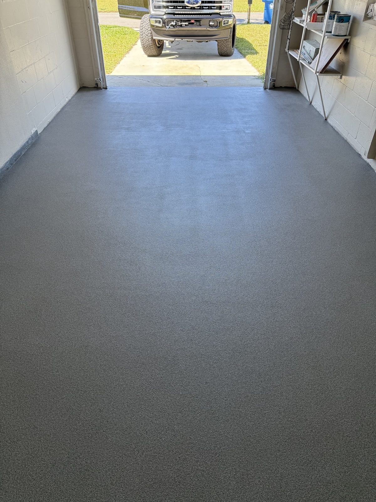 Flake epoxy garage floor